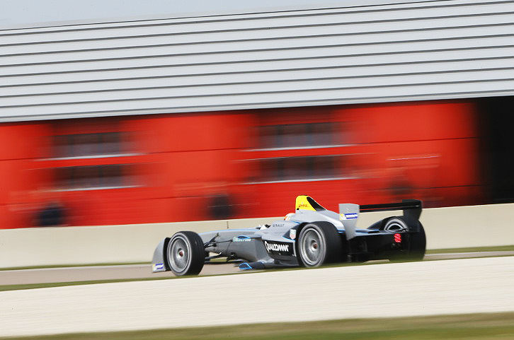 Spark - Renault SRT 01E bei Testfahrten
