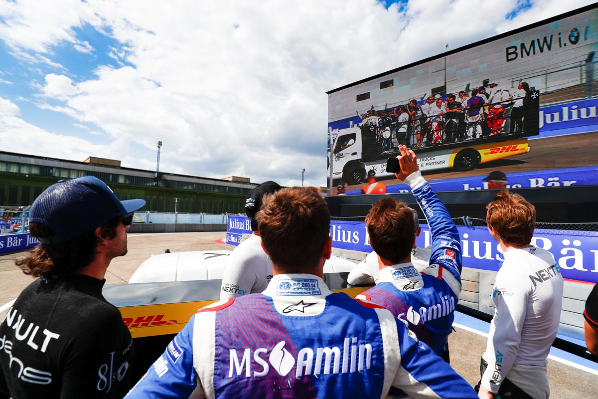 Formula-E-Drivers-on-Truck-Parade-Berlin
