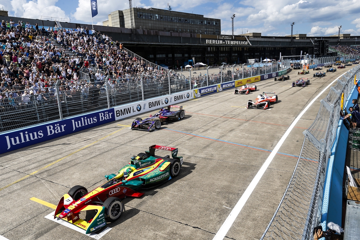 Formula-E-Starting-Grid-Tempelhof-2017
