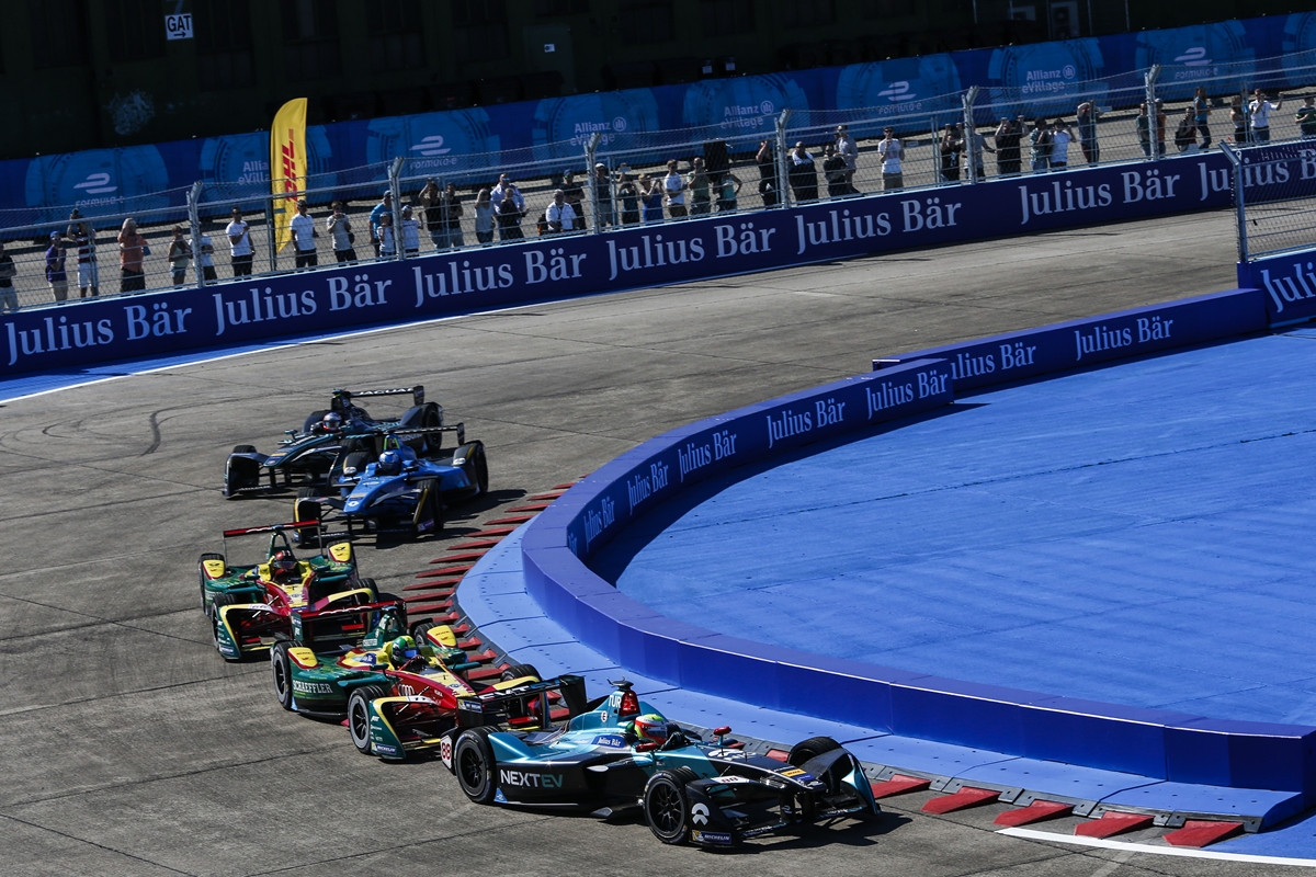 Racing-Action-Berlin-ePrix-2017