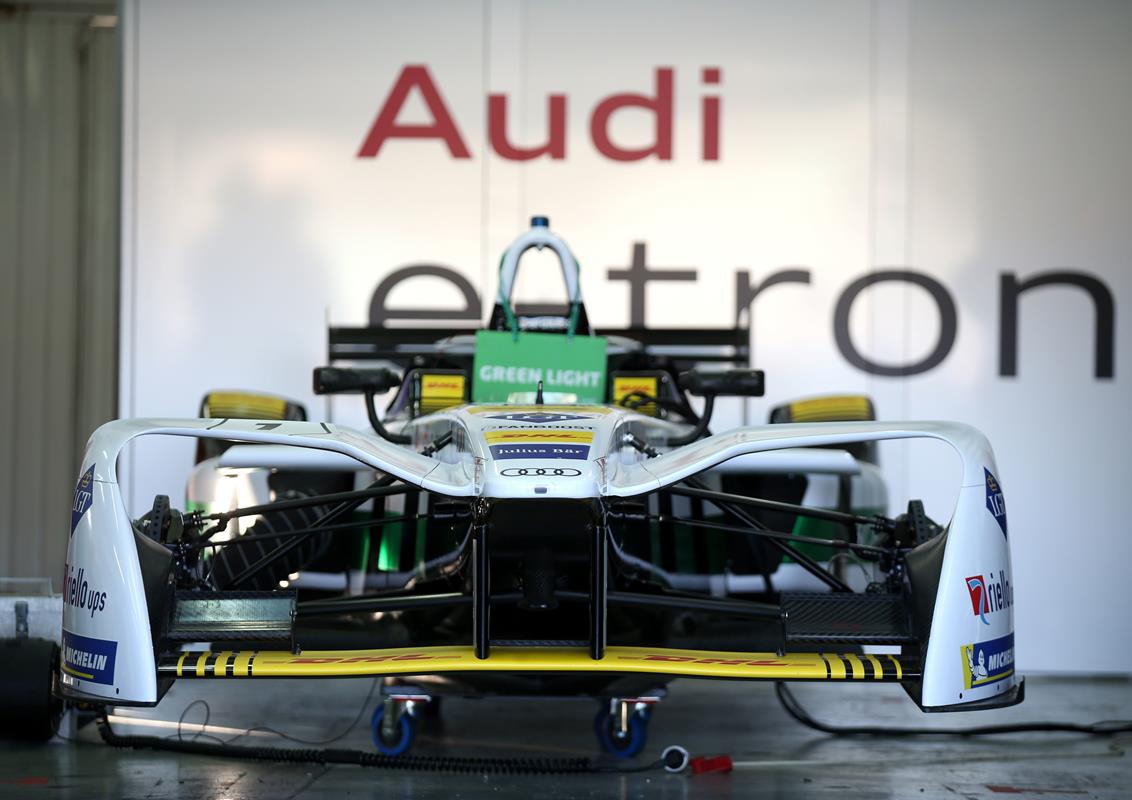 Formula-E-Chassis-Garage-di-Grassi-Audi-e-tron