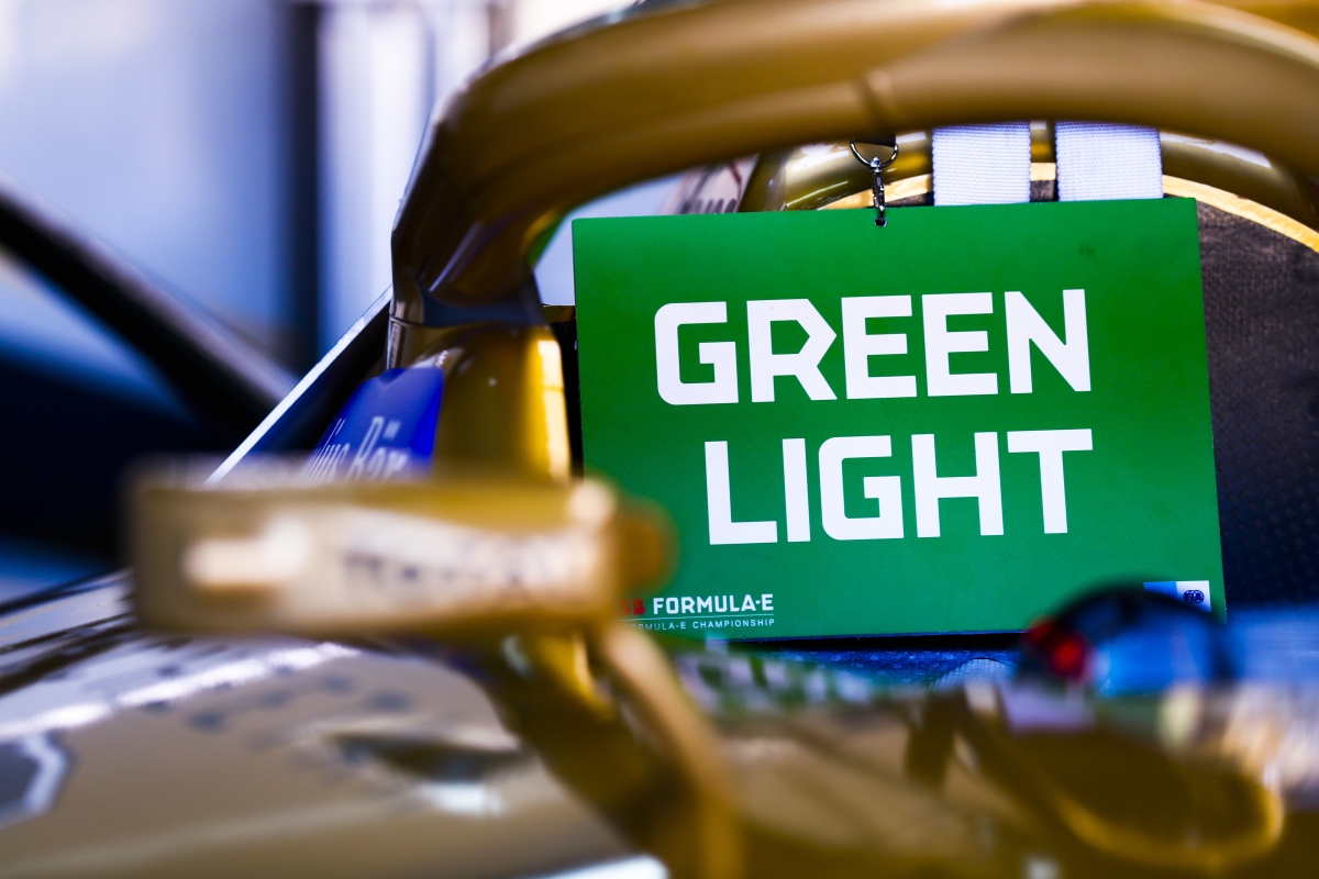 Green-Light-Sign-on-DS-Techeetah-Car