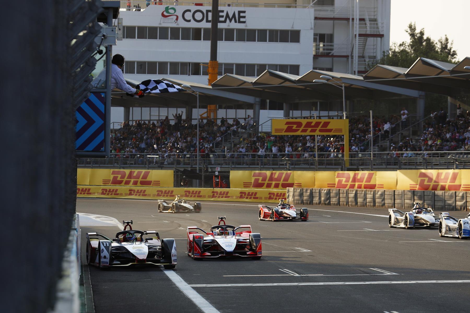 Di-Grassi-overtakes-Wehrlein-on-Finish-Line-Mexico
