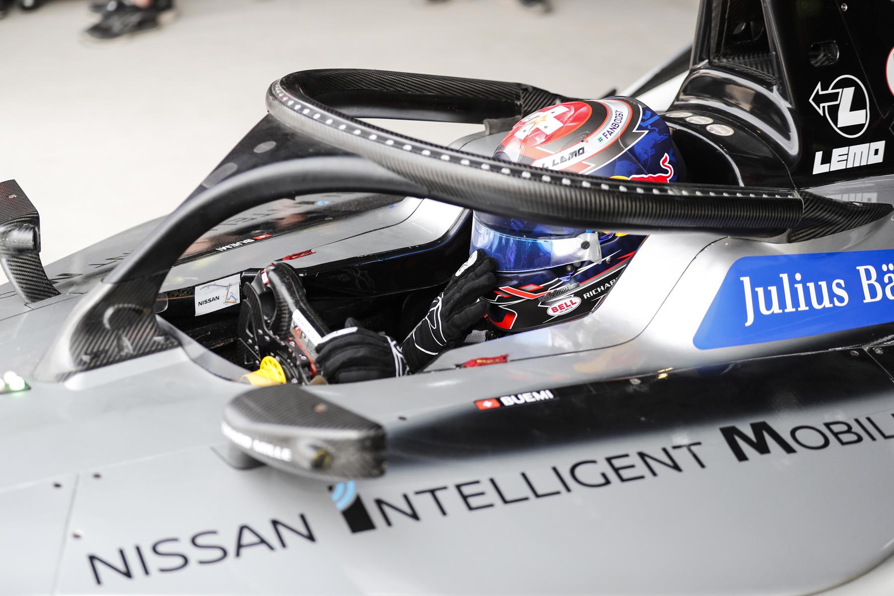 Sebastien-Buemi-Nissan-edams-Sanya-pits-closeup