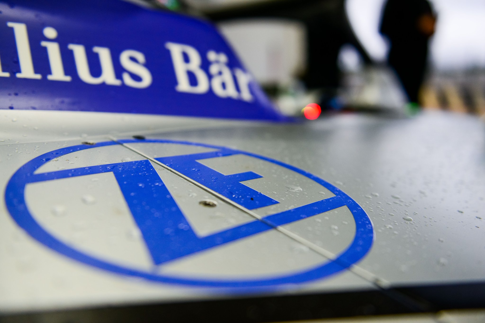 ZF-Logo-auf-Venturi-Formel-E-Auto