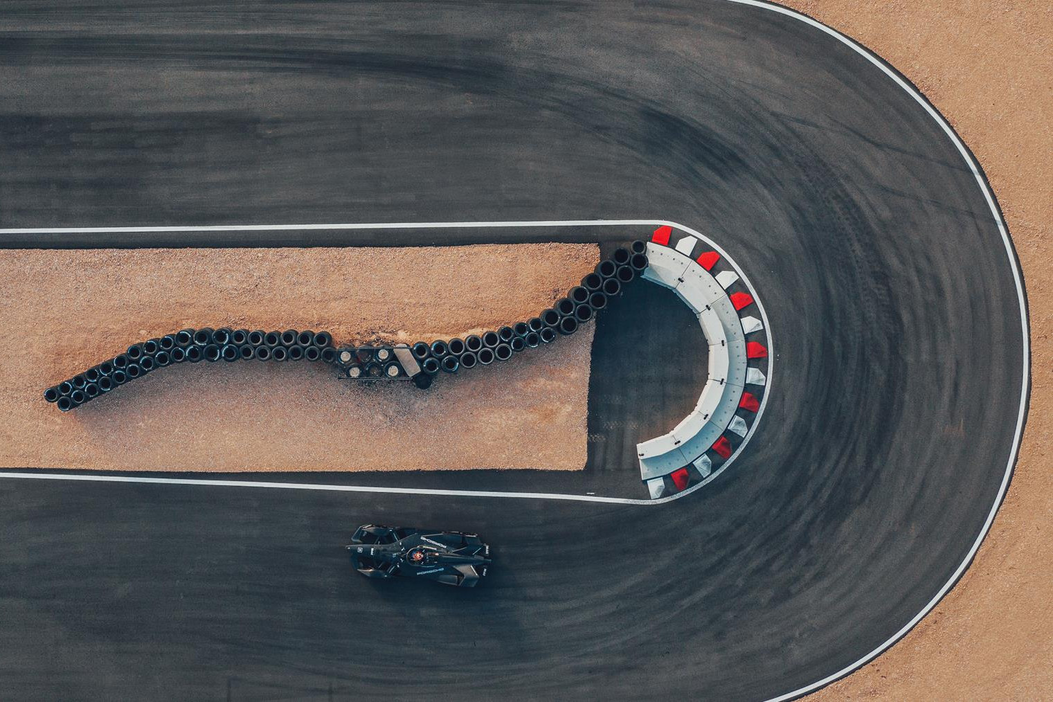 porsche_formel_e_fahrzeug_calafat_2019_haarnadelkurve