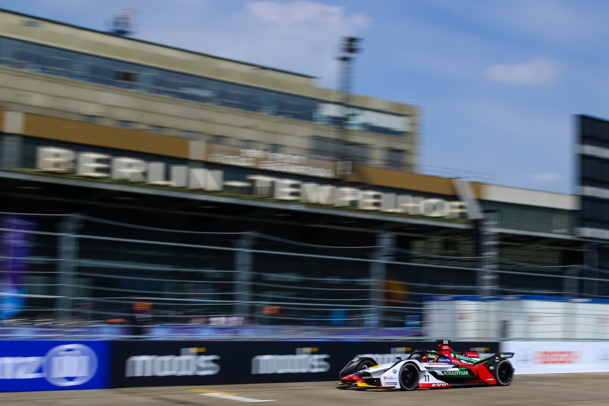 Lucas-di-Grassi-Audi-Sport-ABT-Schaeffler-Berlin-E-Prix-2019-blur