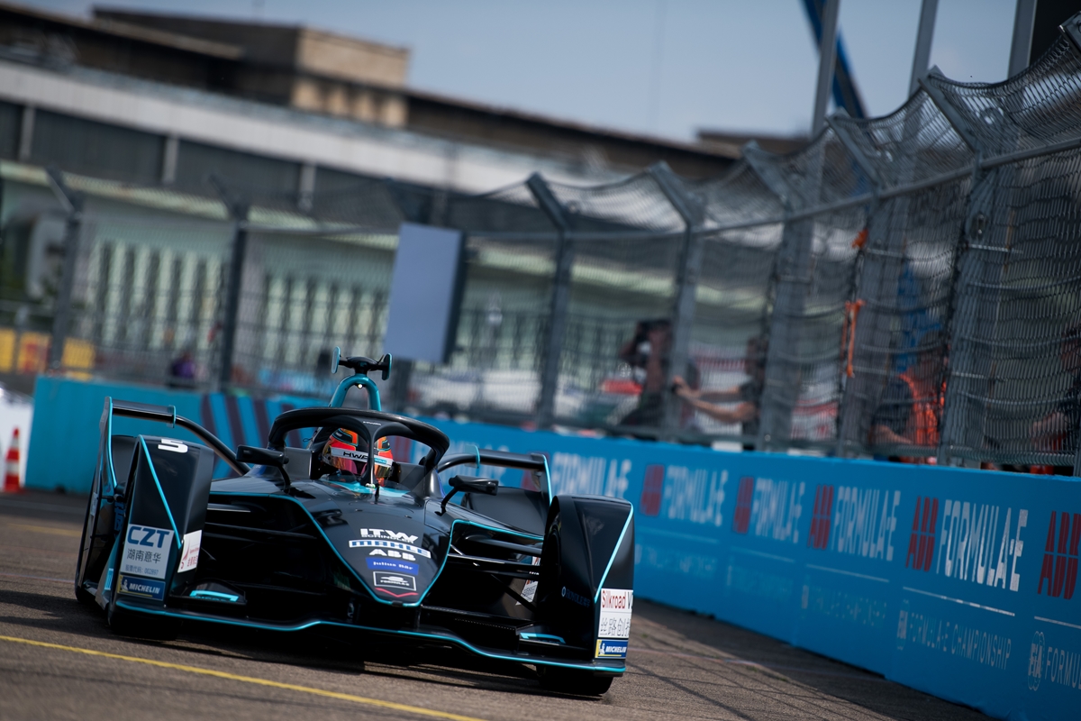 Stoffel-Vandoorne-HWA-Racelab-Berlin