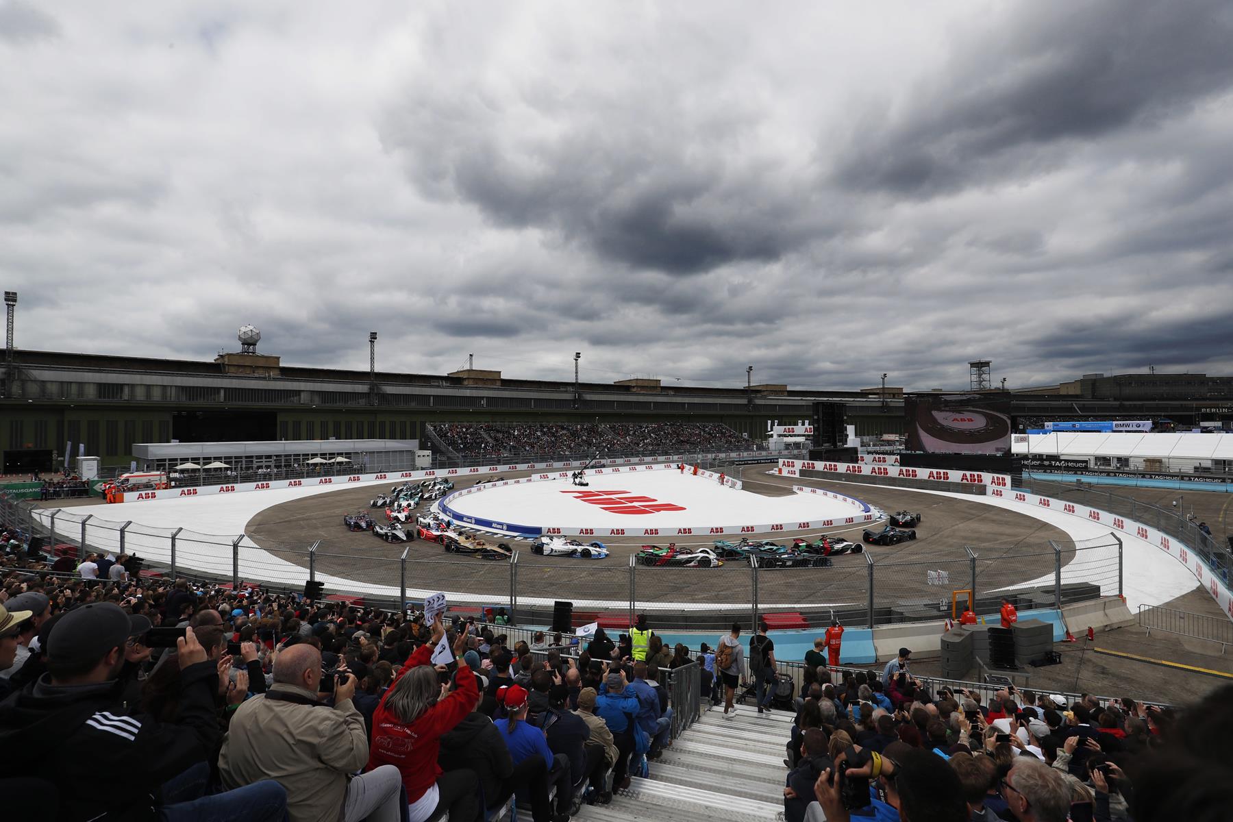 Berlin-Formula-E-Track-Tempelhof-Turn-1