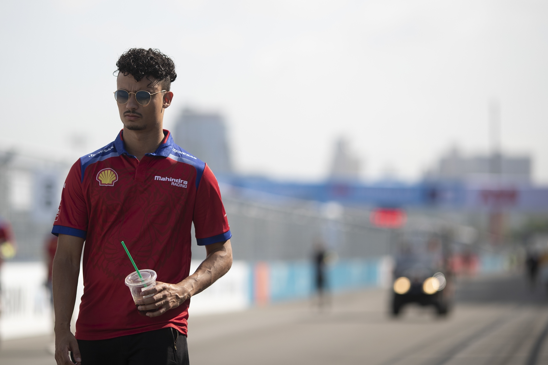 Wehrlein-With-A-Starbucks-Coffee-Hashtag-Öko
