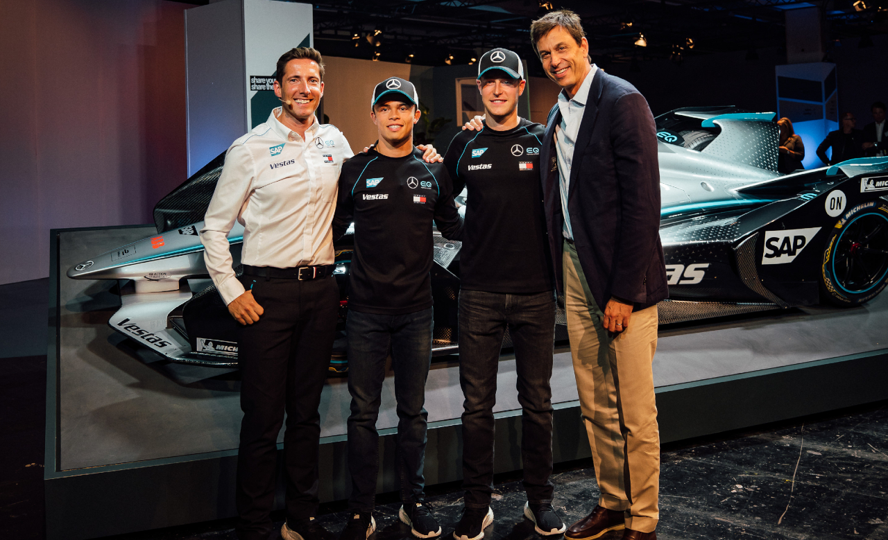 Mercedes-Launch-IAA-Smiles-James-de-Vries-Vandoorne-Wolff