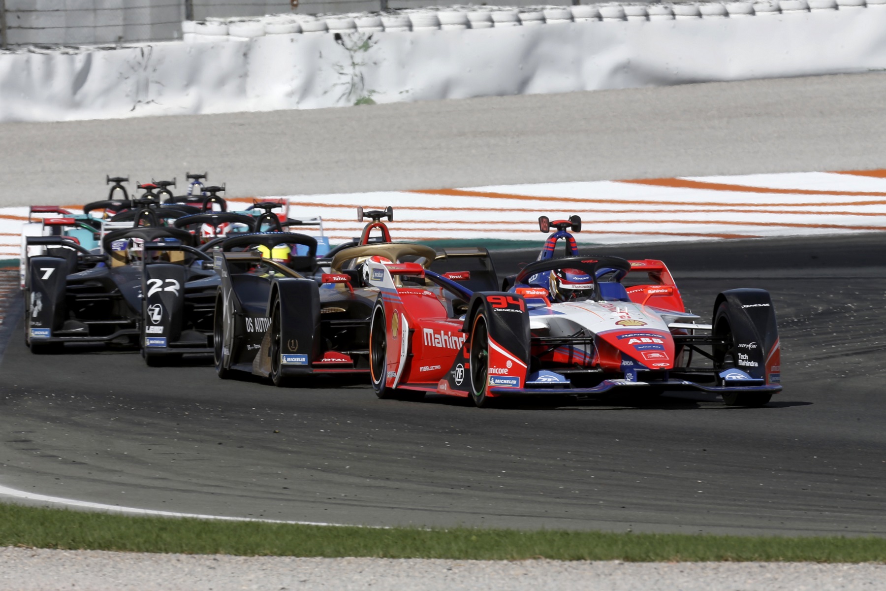 Valencia-Race-Simulation-Pascal-Wehrlein-Mahindra-Racing-leading-the-pack
