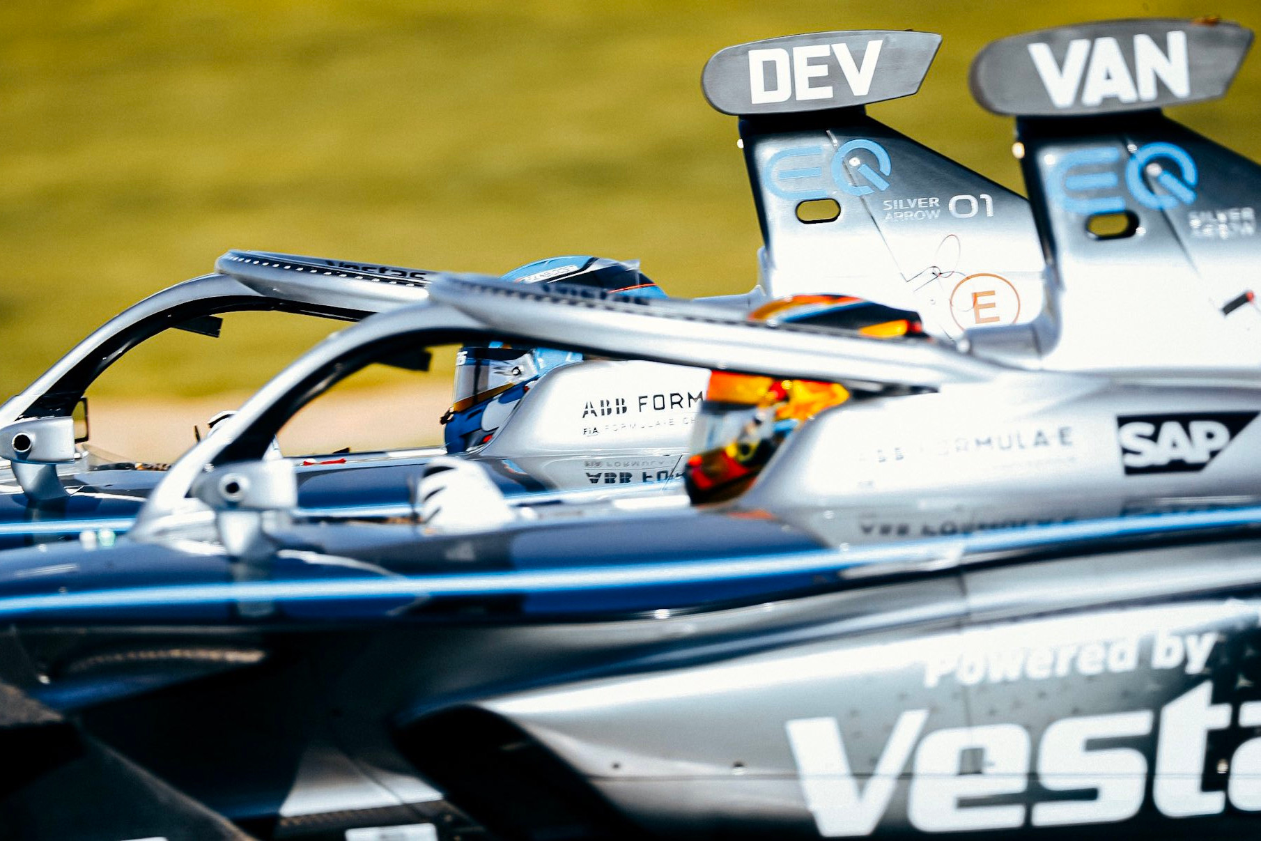 Formel-E-Autos-Mercedes-de-Vries-Vandoorne