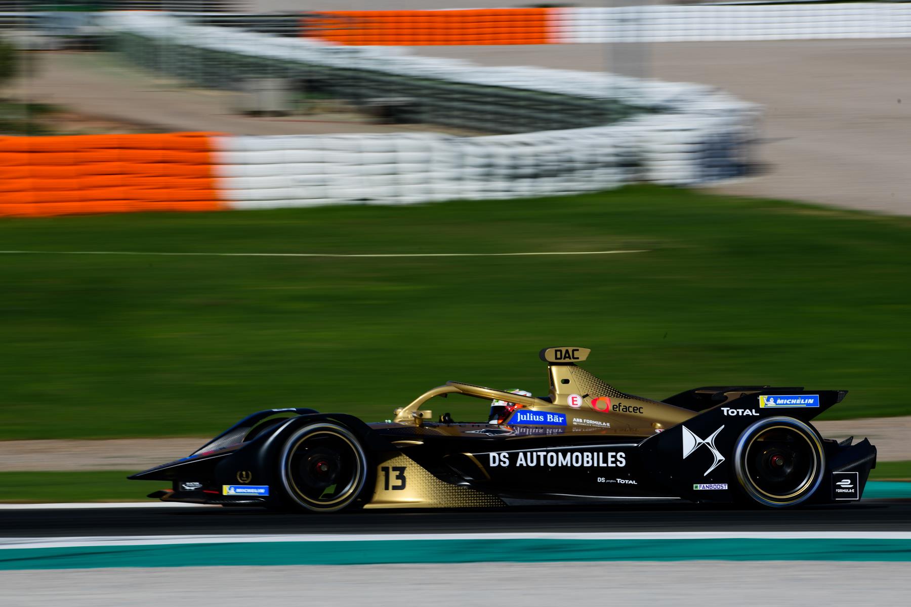 Antonio-Felix-da-Costa-DS-Techeetah-Valencia-Test-Lou-Johnson-Spacesuit-Media