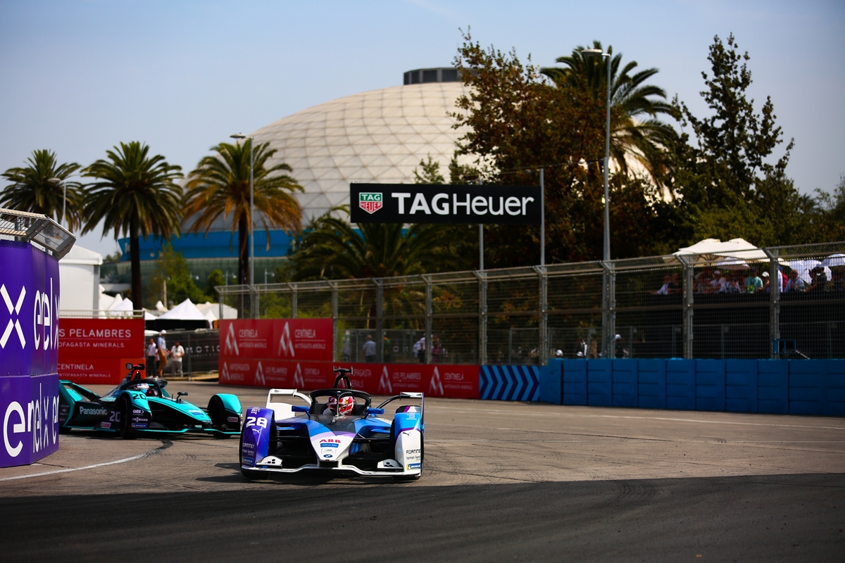 Movistar-Arena-BMW-Jaguar-Günther-Evans-Santiago