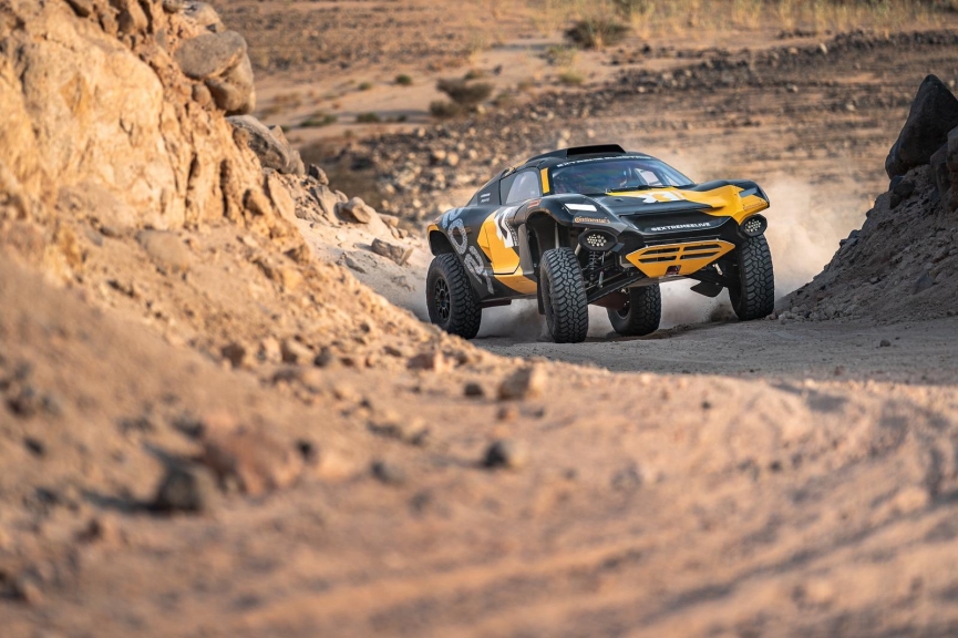 Extreme-E-Dust-Sand-Desert-Speed