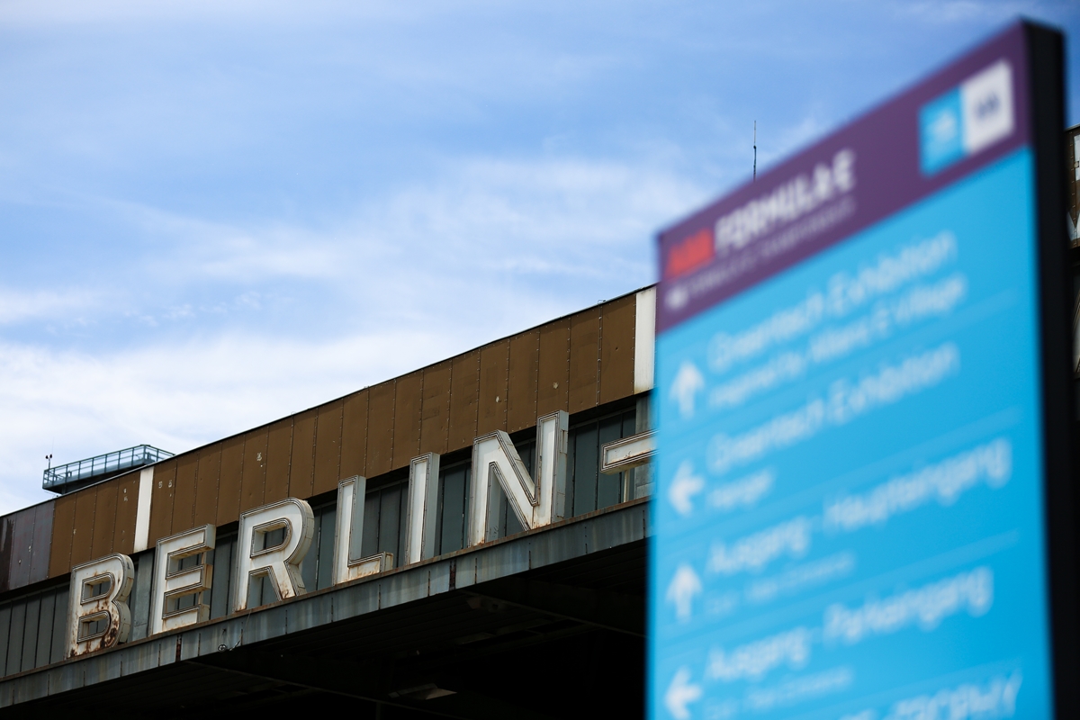 Berlin-Tempelhof-Field-Elevation-Sign-Airport