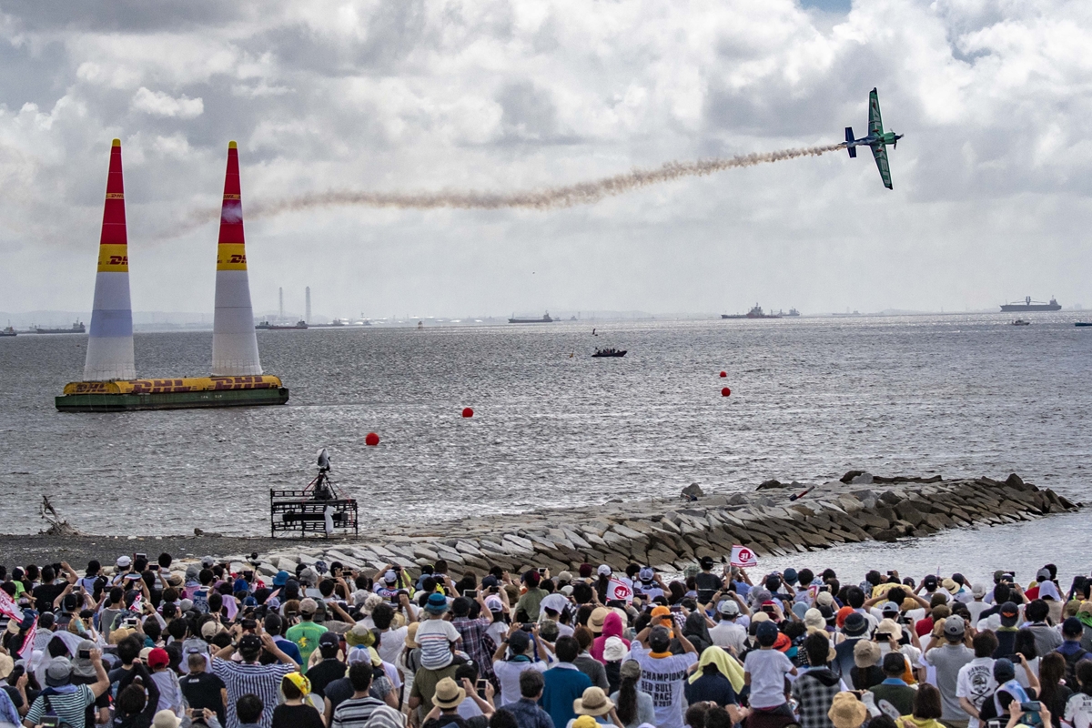 Red-Bull-Air-Race-Pylons-Yoshihide-Muroya